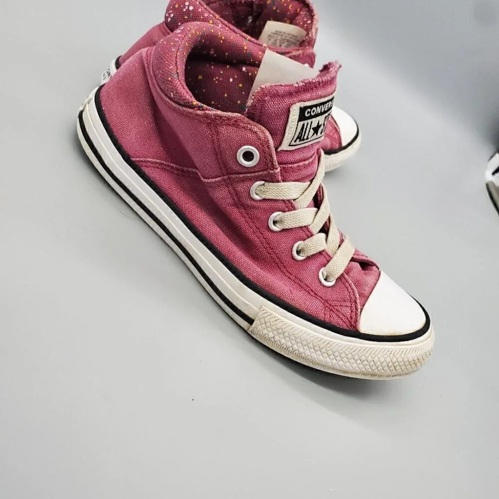 Converse High Top Chuck Taylor Burgundy Size 1 Youth Shoes
